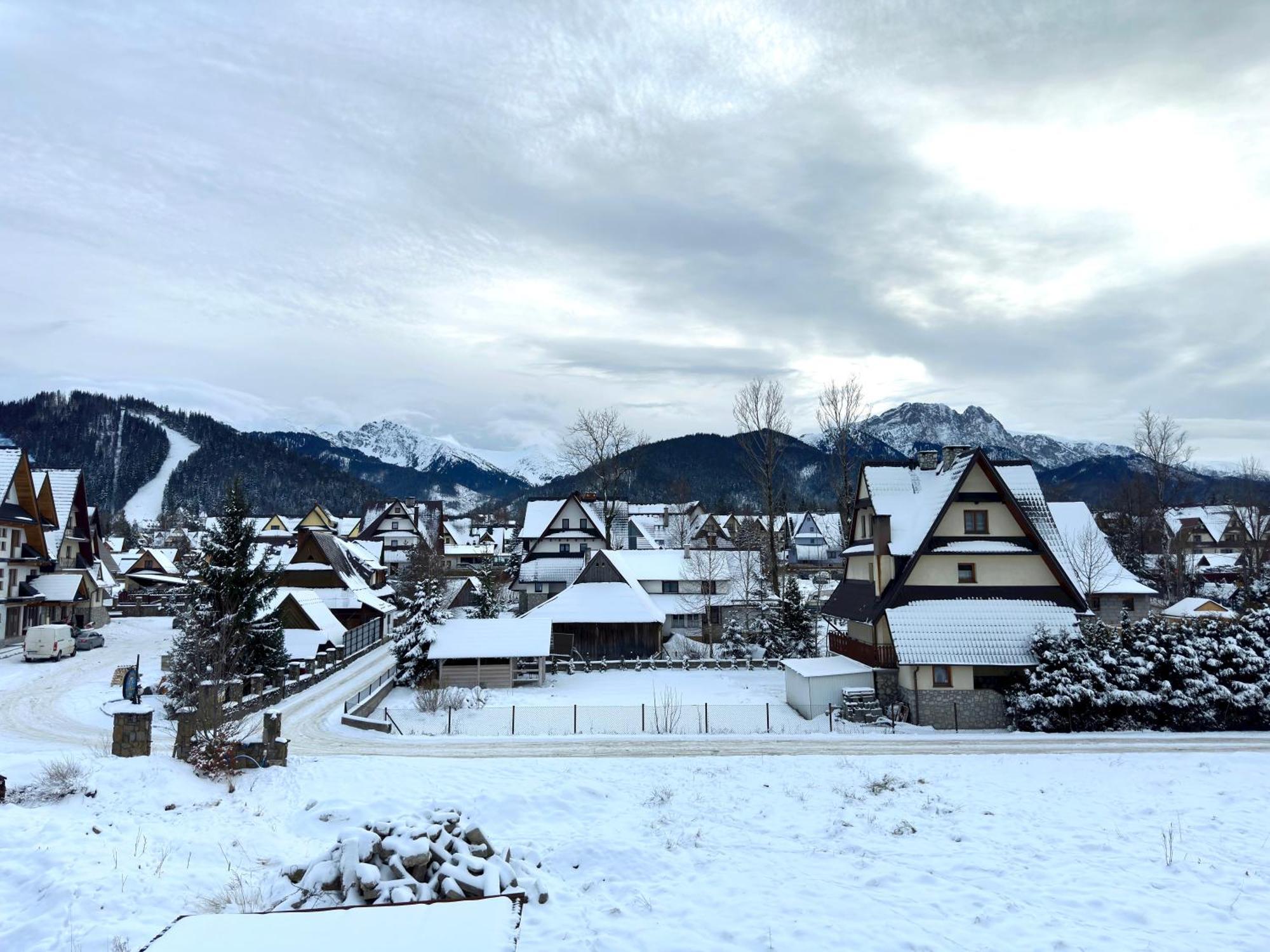 Apartamenty Viva Tatry ザコパネ 部屋 写真